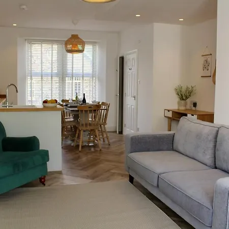 1 Thornbarrow - Spacious Townhouse In The District ウィンダミア