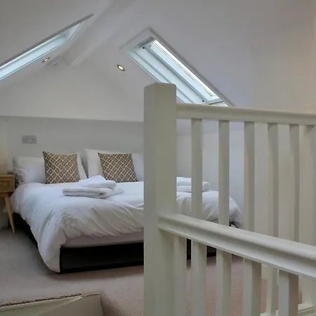 1 Thornbarrow - Spacious Townhouse In The District