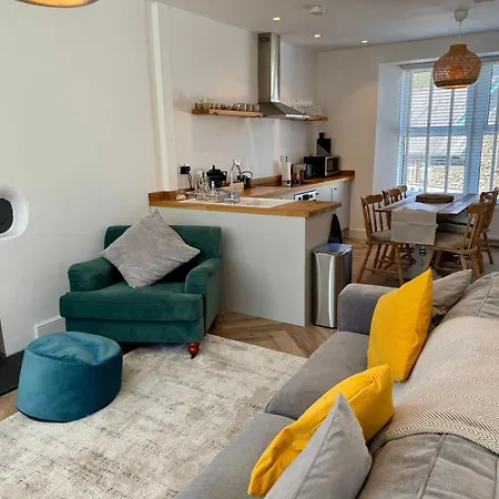 1 Thornbarrow - Spacious Townhouse In The District *