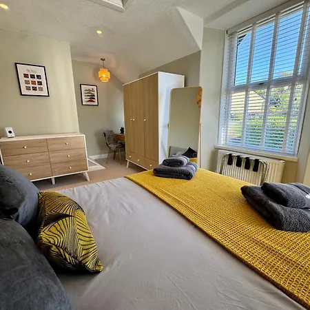 1 Thornbarrow - Spacious Townhouse In The District * Windermere